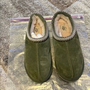 UGG Green Loafers with Cream Lining